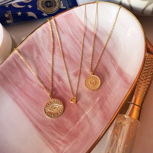 BEAUTY OF LIFE MEDALLION NECKLACE - Thumbnail