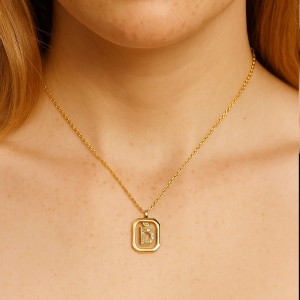  - FRAME D INITIAL NECKLACE (1)