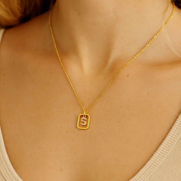  - FRAME S INITIAL NECKLACE (1)