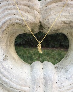 HOPE OLIVE BRANCH NECKLACE - Thumbnail