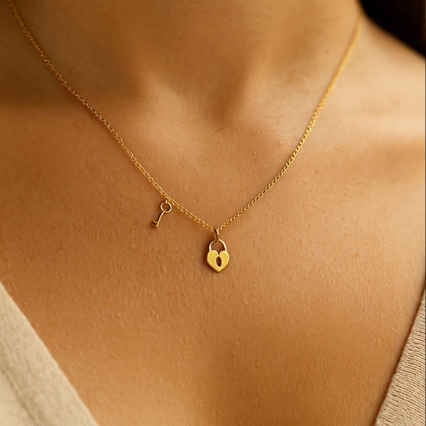  - FOREVER LOCK AND HEART NECKLACE (1)