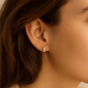 JUNO BAGUETTE EARRINGS - Thumbnail
