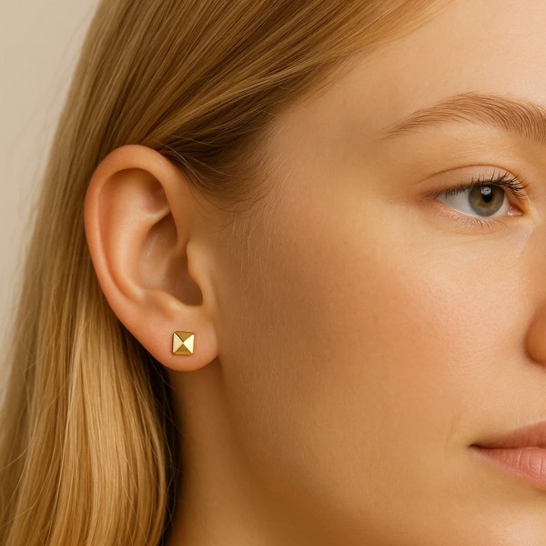  - MINI PYRAMIT EARRING