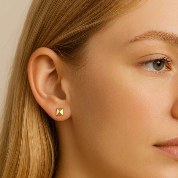  - MINI PYRAMIT EARRING